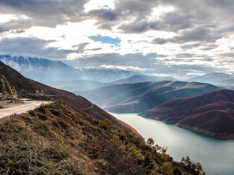 Surfshark官网价格体系解析:官方套餐对比与优惠码使用